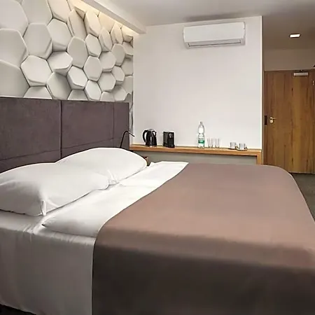 Otel 4 Smart