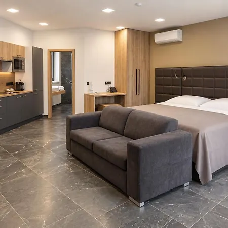 4 Smart Hotel 3*